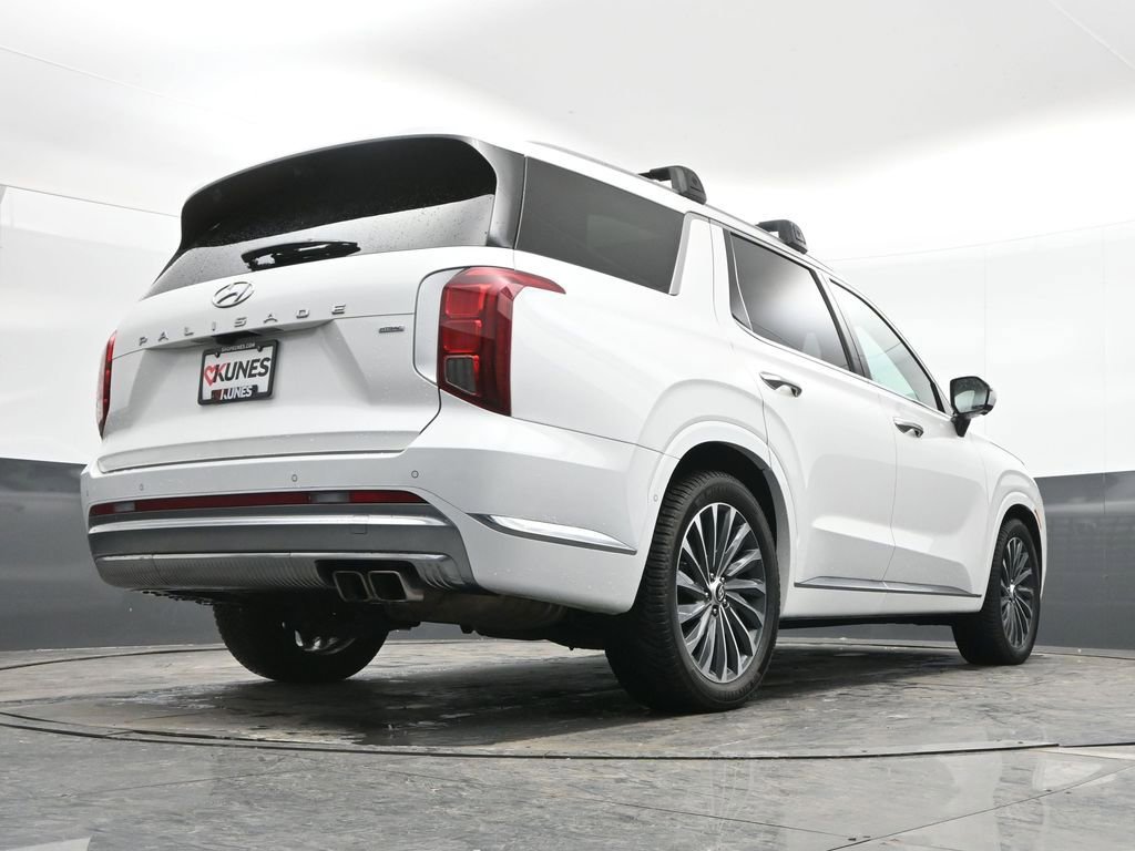 Used 2023 Hyundai Palisade Calligraphy image 47