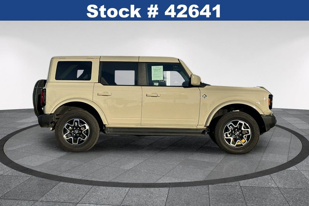Used 2025 Ford Bronco Outer Banks image 3