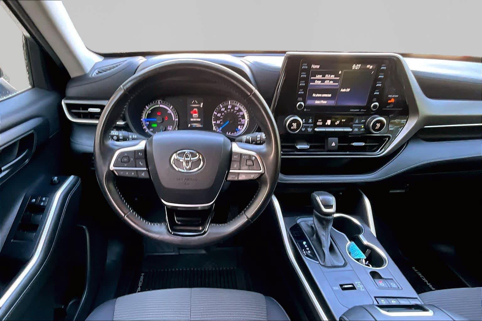 Certified 2020 Toyota Highlander LE FWD image 6