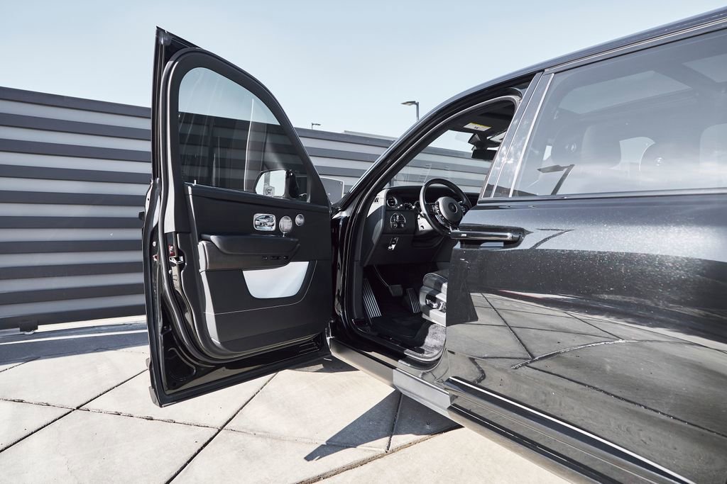 Used 2019 Rolls-Royce Cullinan AWD/4WD image 33