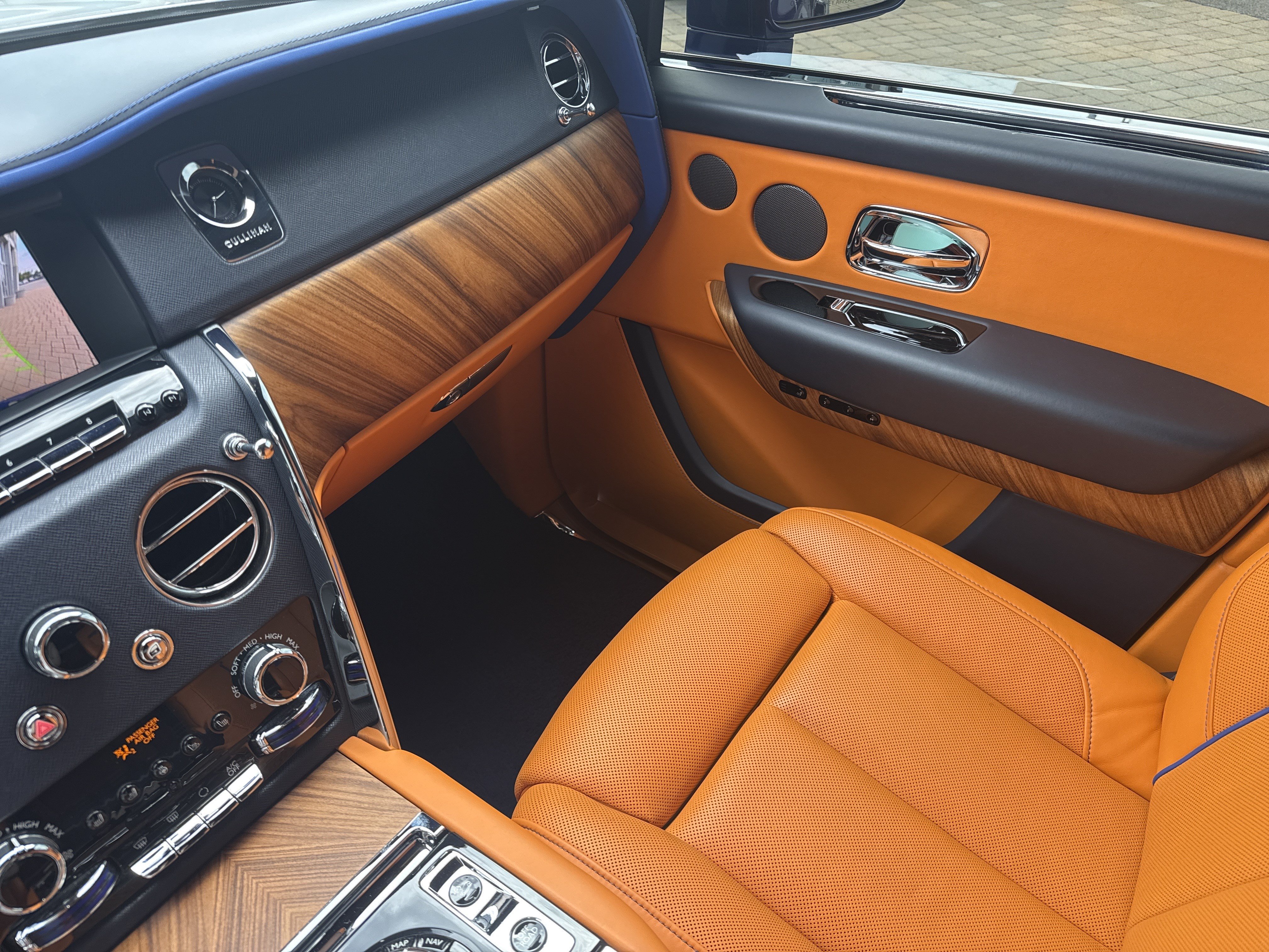 Certified 2021 Rolls-Royce Cullinan AWD/4WD image 50