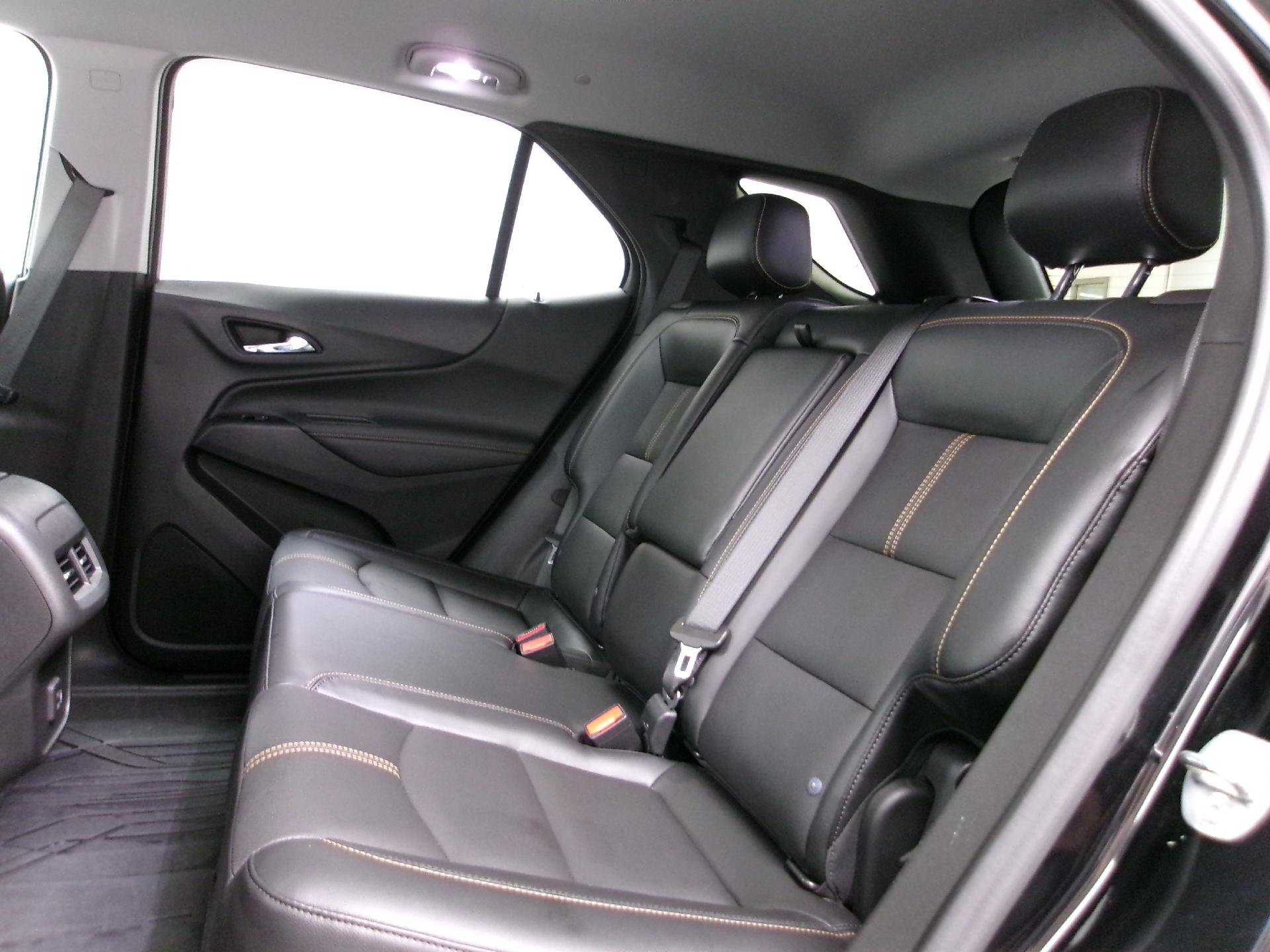Used 2023 Chevrolet Equinox Premier w/ LPO, Floor Liner Package AWD/4WD image 9