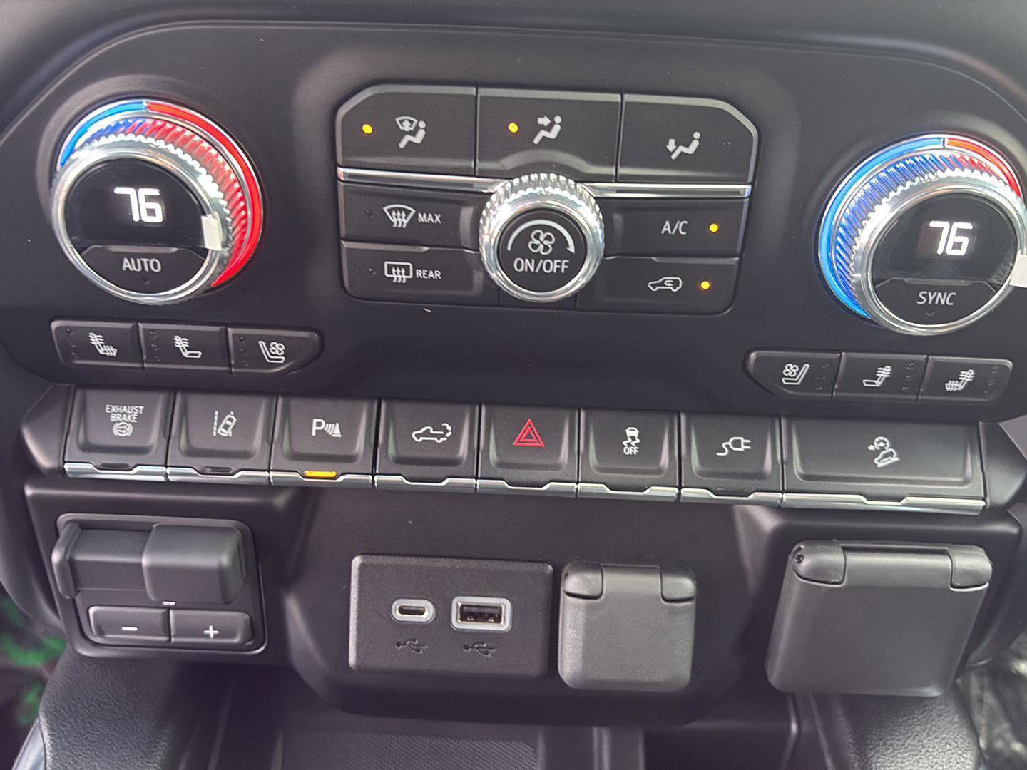 Used 2023 GMC Sierra 2500 Denali image 30