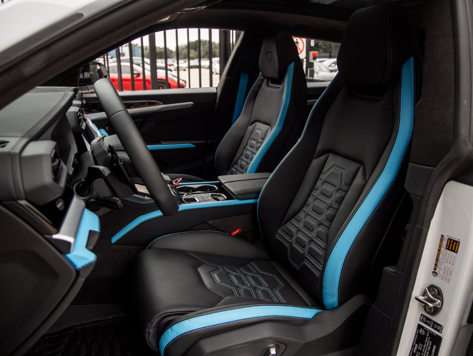 Used 2025 Lamborghini Urus S AWD/4WD image 25