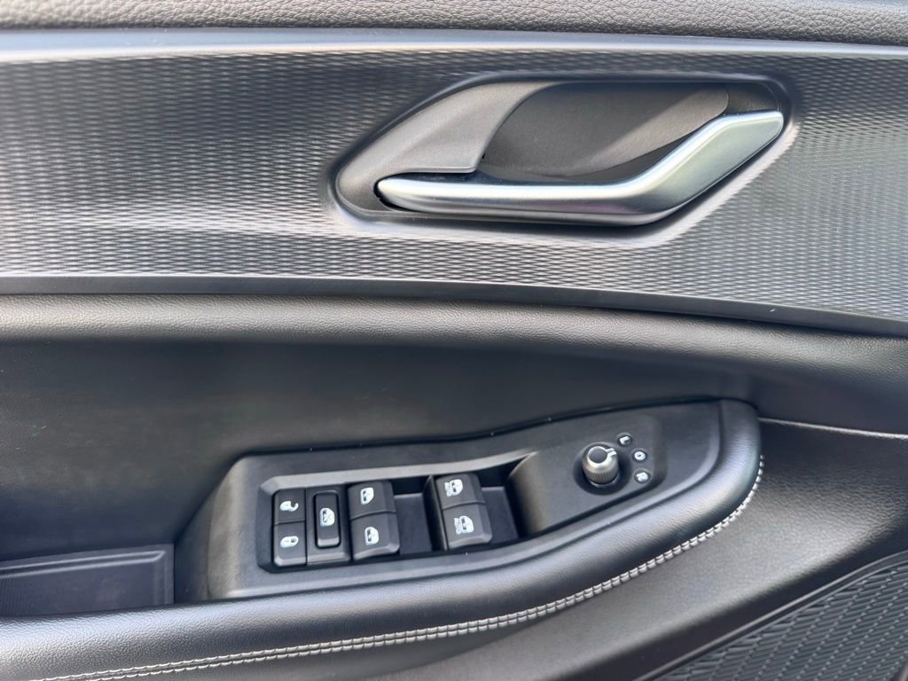 Used 2023 Jeep Grand Cherokee Laredo image 22