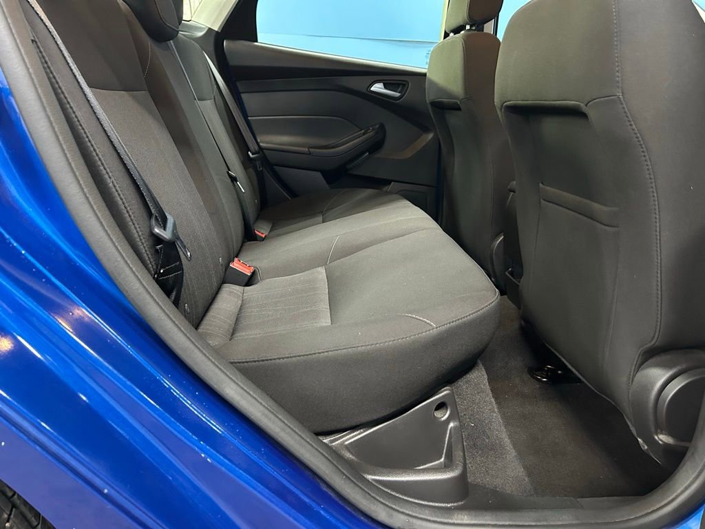 Used 2018 Ford Focus SE w/ SE Appearance Package image 66
