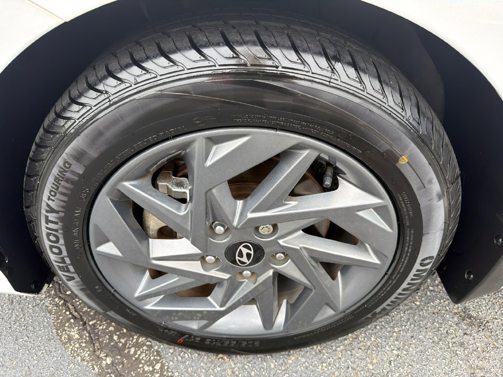 Used 2024 Hyundai Elantra SEL FWD image 11