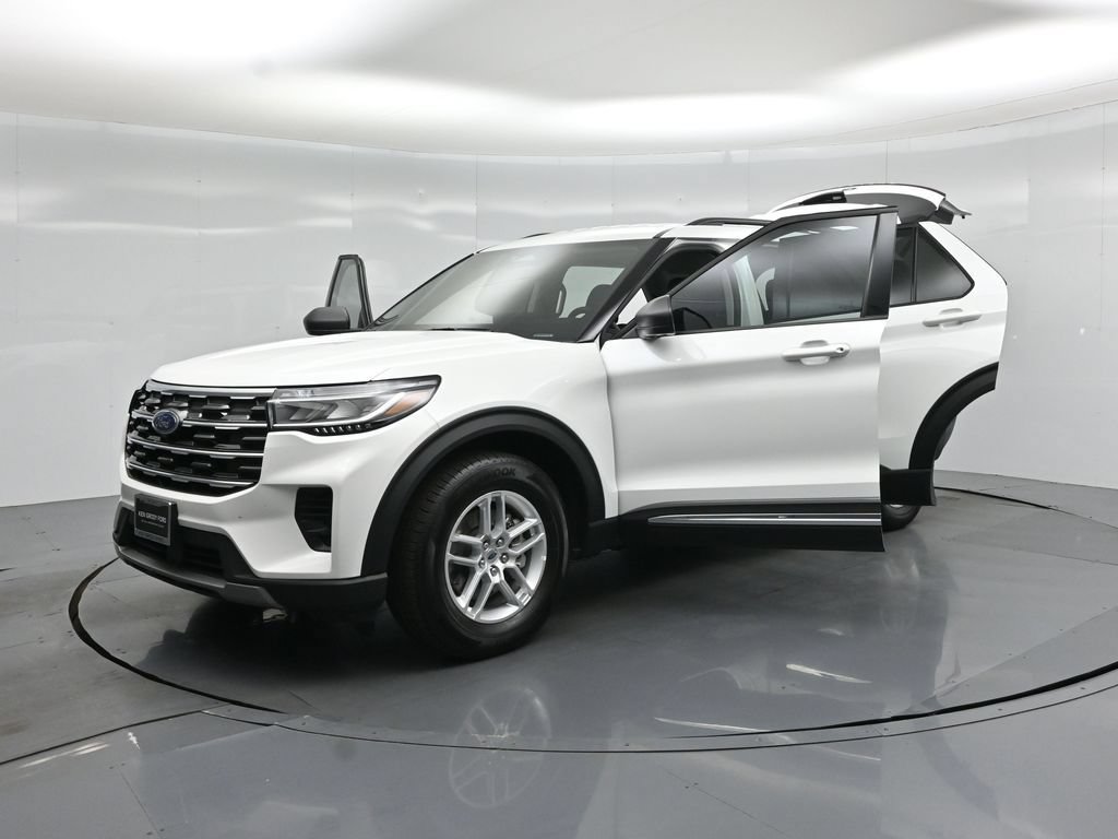 Certified 2025 Ford Explorer Active RWD image 32