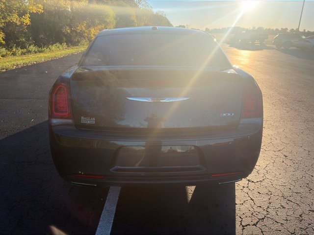 Used 2016 Chrysler 300 S w/ Luxury Group RWD image 13