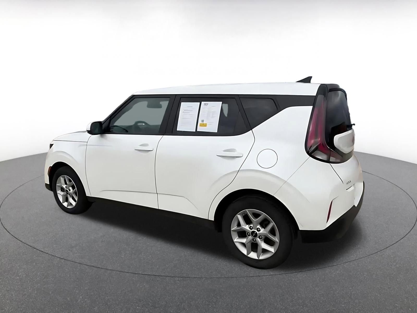 Used 2024 Kia Soul LX w/ LX Technology Package image 10