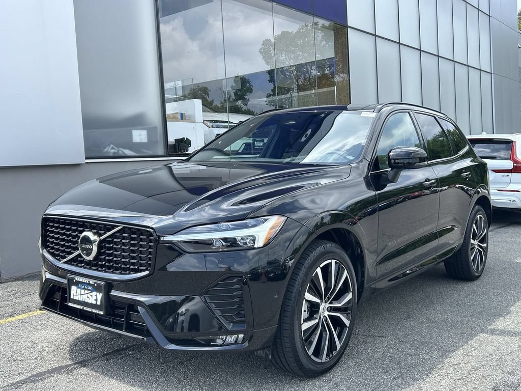 Certified 2023 Volvo XC60 B5 Plus w/ Climate Package AWD/4WD image 1