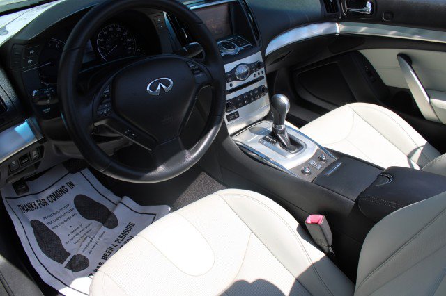 Used 2014 INFINITI Q60 Convertible w/ Premium Package RWD image 35