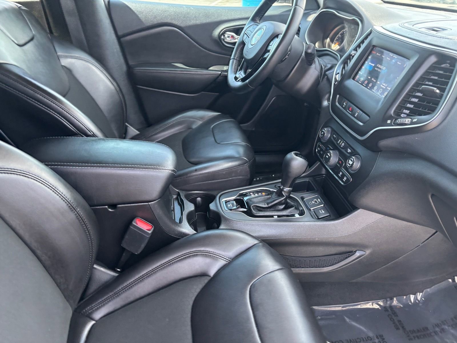 Used 2021 Jeep Cherokee Latitude Plus image 14