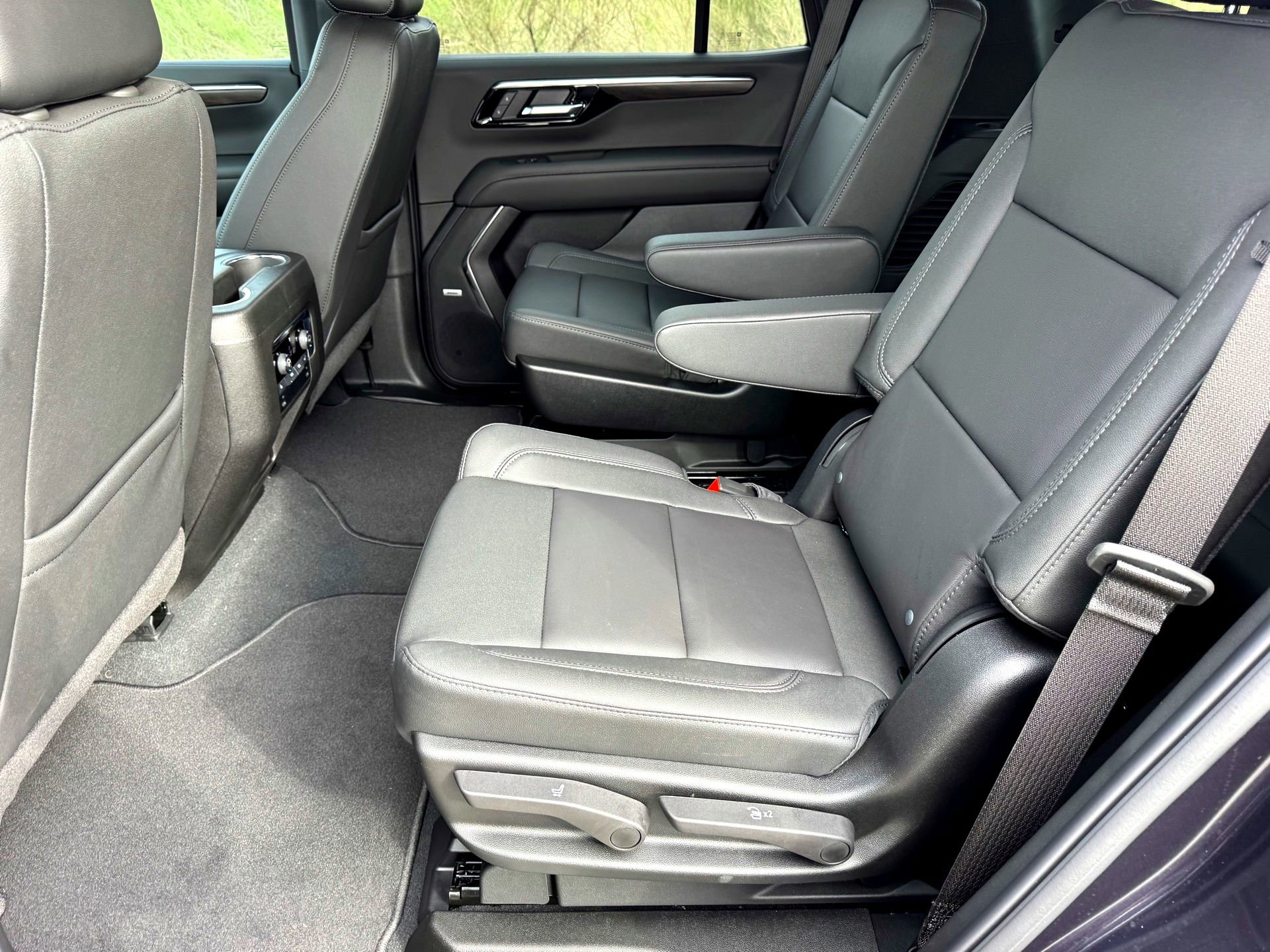 Used 2026 Chevrolet Tahoe LT w/ Comfort Package image 20