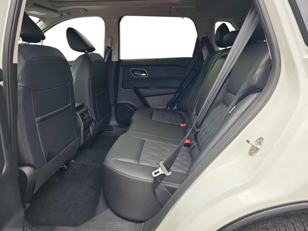 New 2026 Nissan Rogue Platinum w/ Platinum Premium Package AWD/4WD image 14