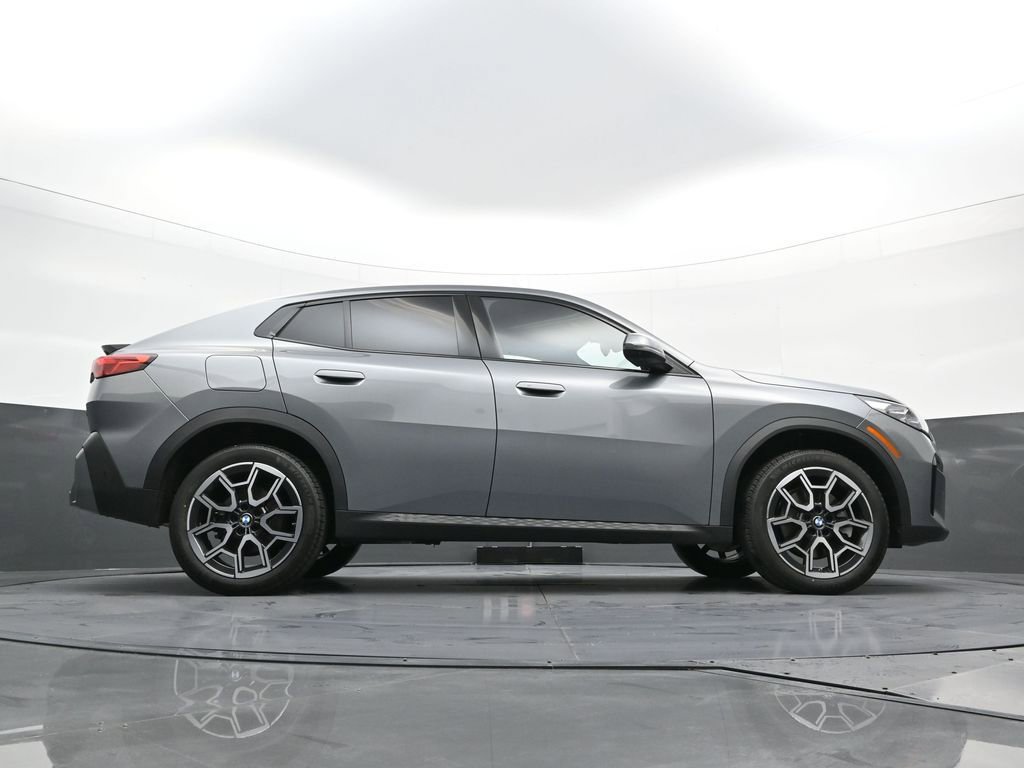 Used 2025 BMW X2 xDrive28i w/ Premium Package image 29