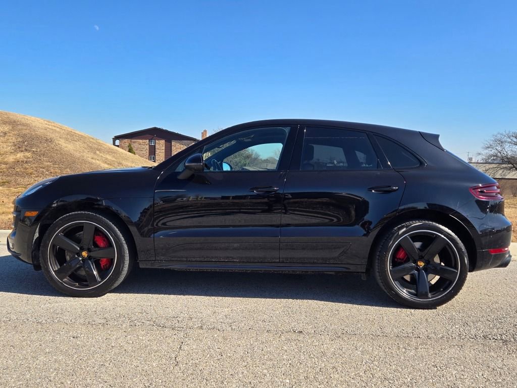 Used 2017 Porsche Macan Turbo image 2