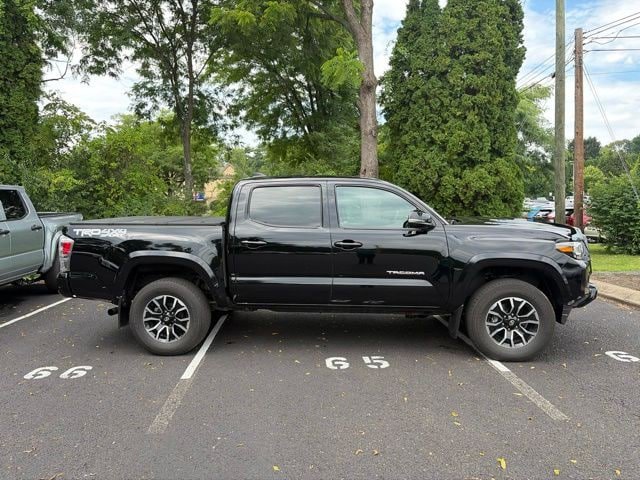 Used 2022 Toyota Tacoma TRD Sport w/ Technology Package AWD/4WD image 3