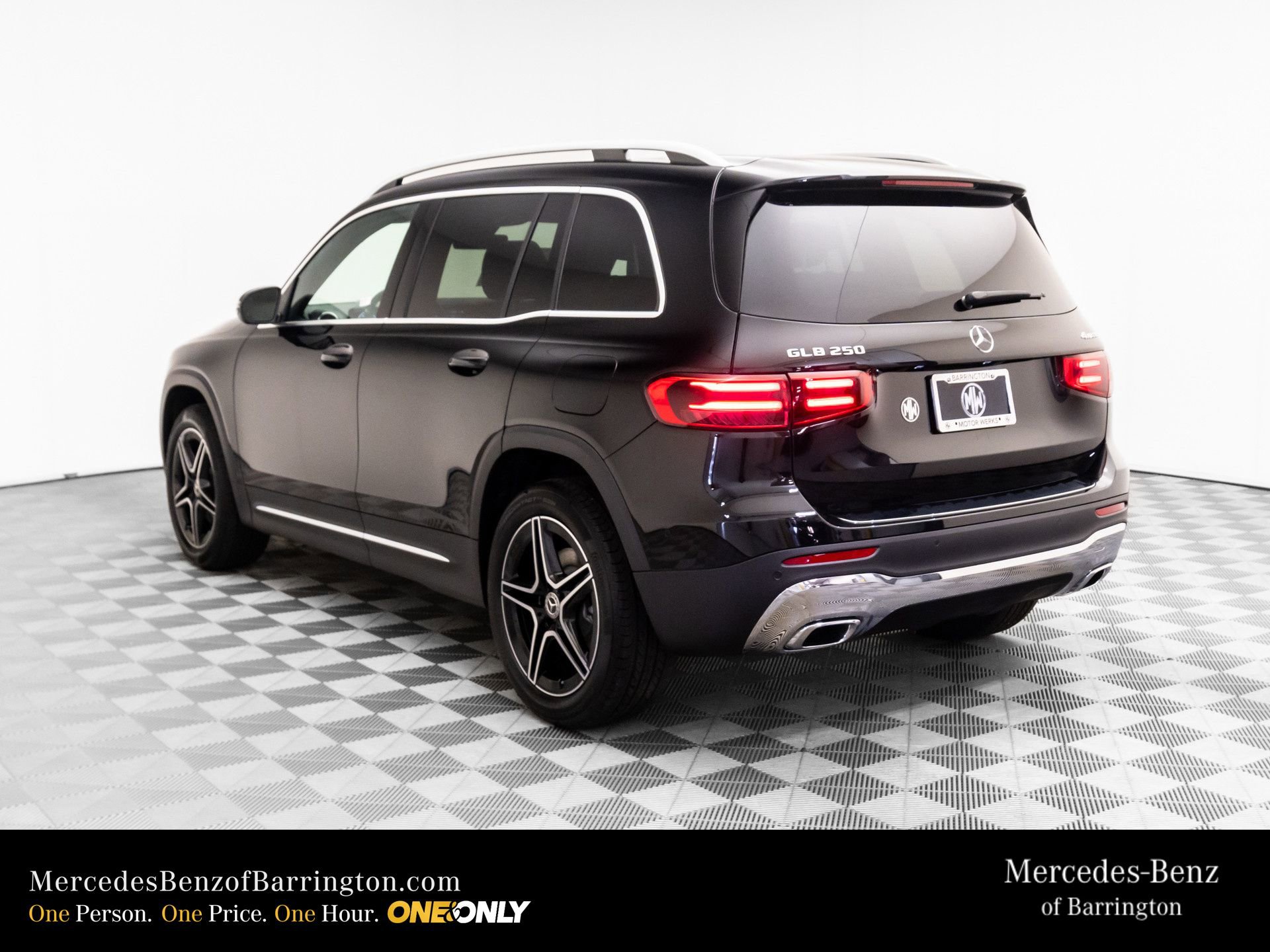 New 2026 Mercedes-Benz GLB 250 4MATIC image 3