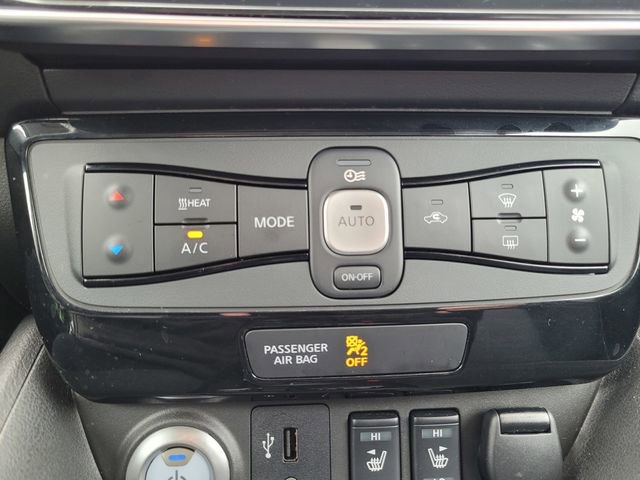 Used 2018 Nissan Leaf SV w/ SV Technology Package image 24