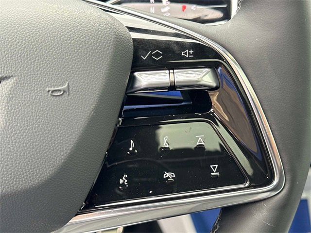 New 2026 Cadillac Optiq Luxury 1 image 23