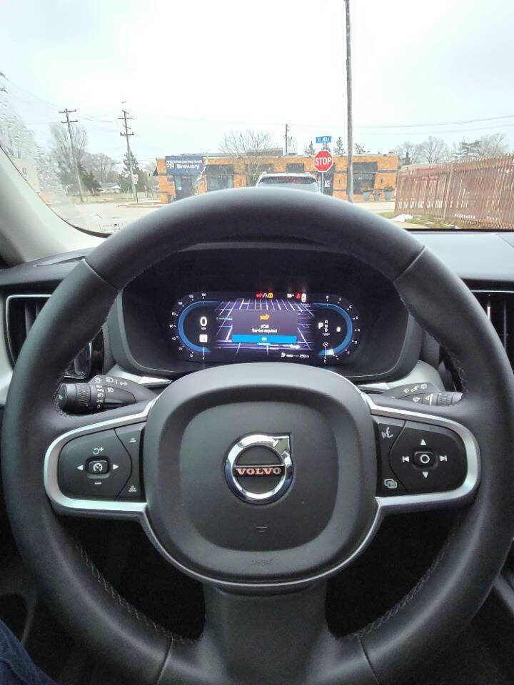 Used 2023 Volvo XC60 B5 Core image 39
