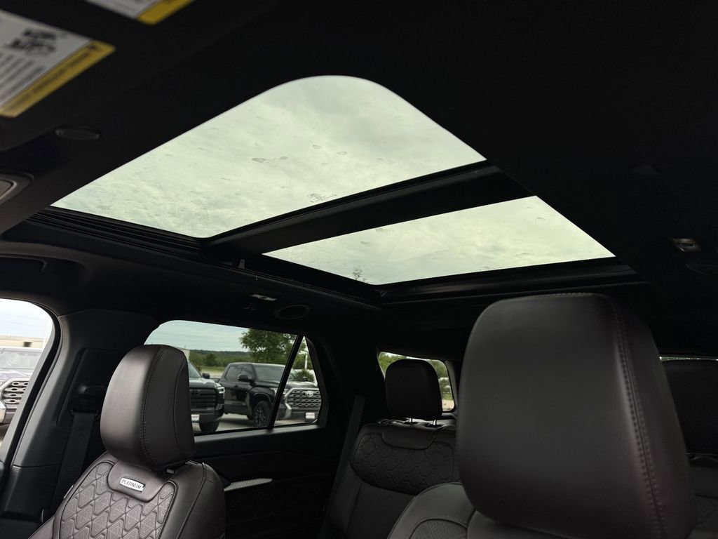 Used 2025 Ford Explorer Platinum w/ LUX Leather Package image 24