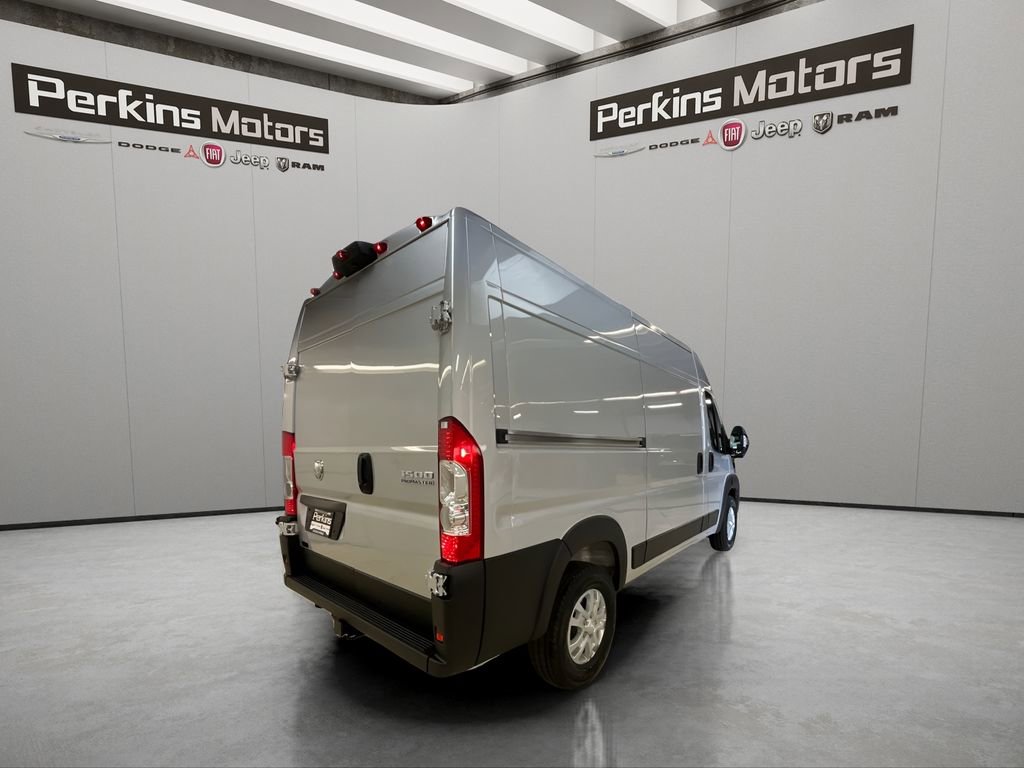 New 2025 RAM ProMaster 1500 w/ Quick Order Package 22G SLT image 4