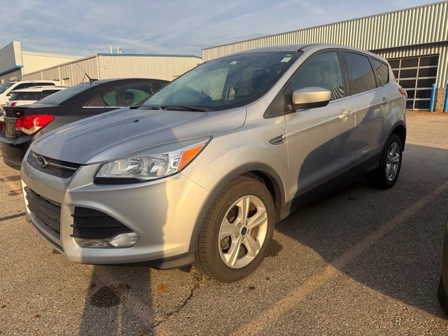 Used 2015 Ford Escape SE FWD image 2