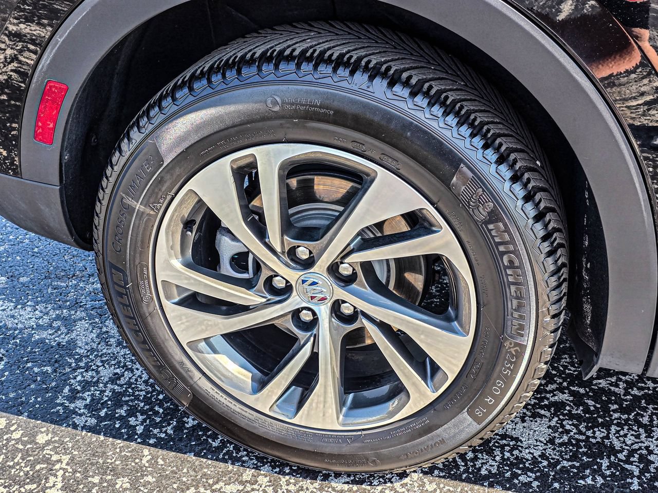 Used 2022 Buick Envision Essence w/ Safety Package AWD/4WD image 8