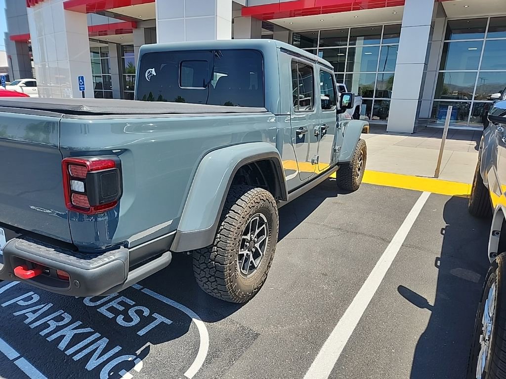 Used 2025 Jeep Gladiator Rubicon AWD/4WD image 9