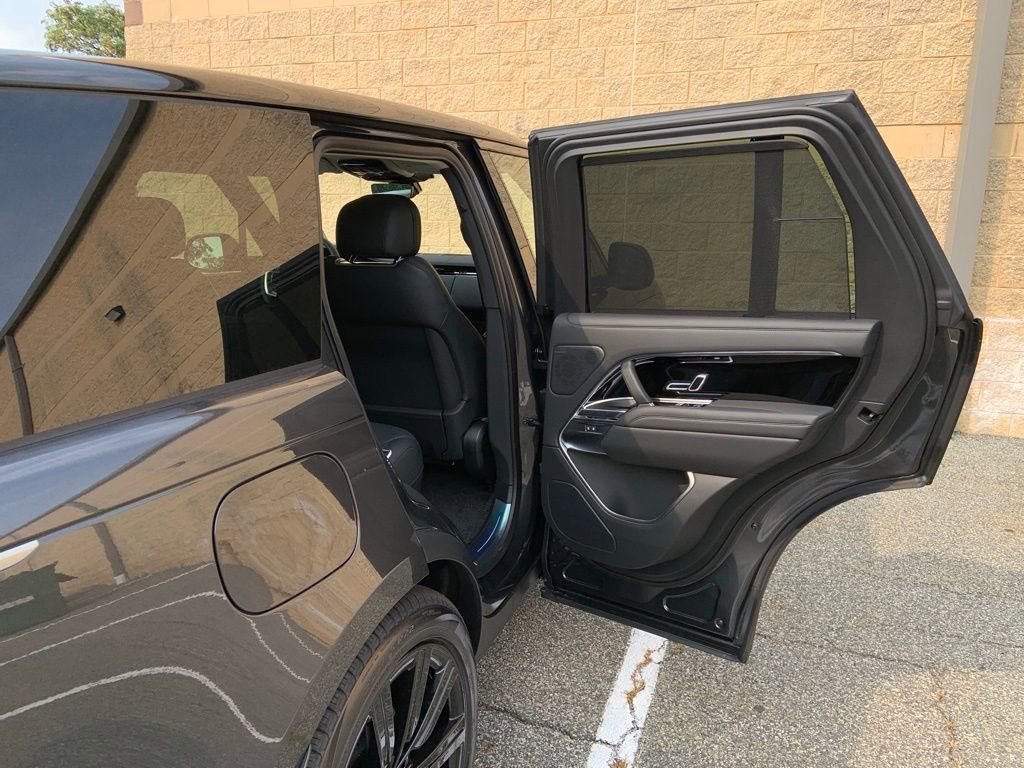New 2025 Land Rover Range Rover SE image 16