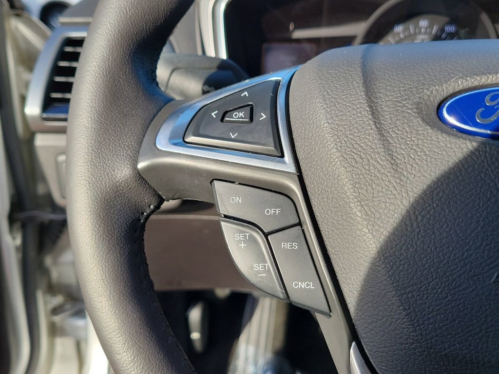 Used 2016 Ford Fusion SE image 20