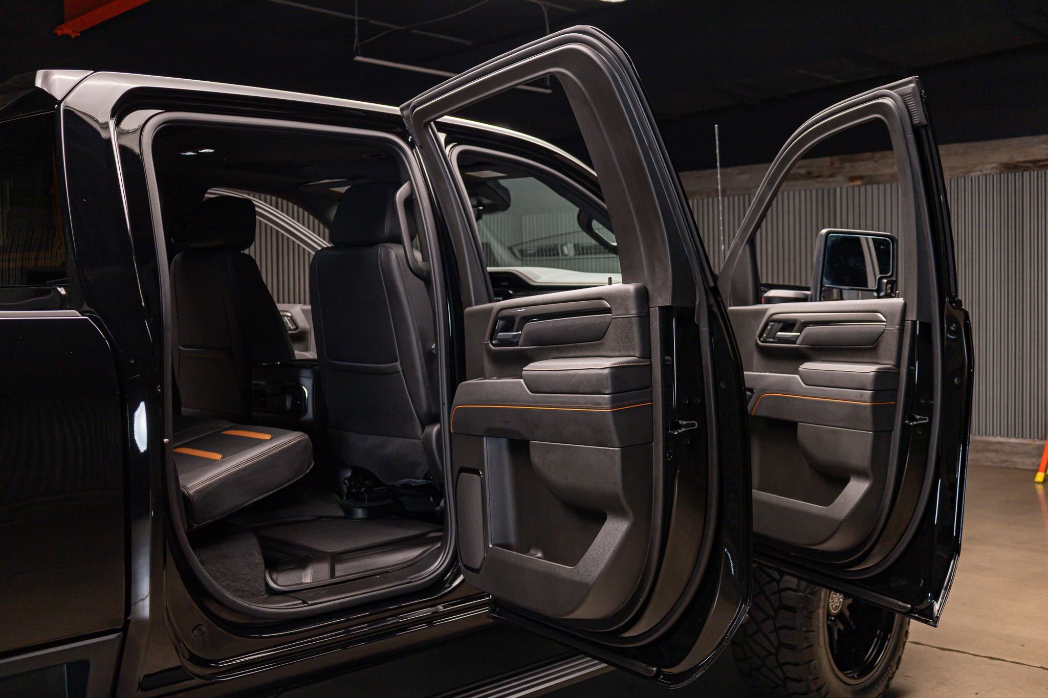 Used 2025 GMC Sierra 2500 AT4 w/ AT4 Premium Plus Package image 29