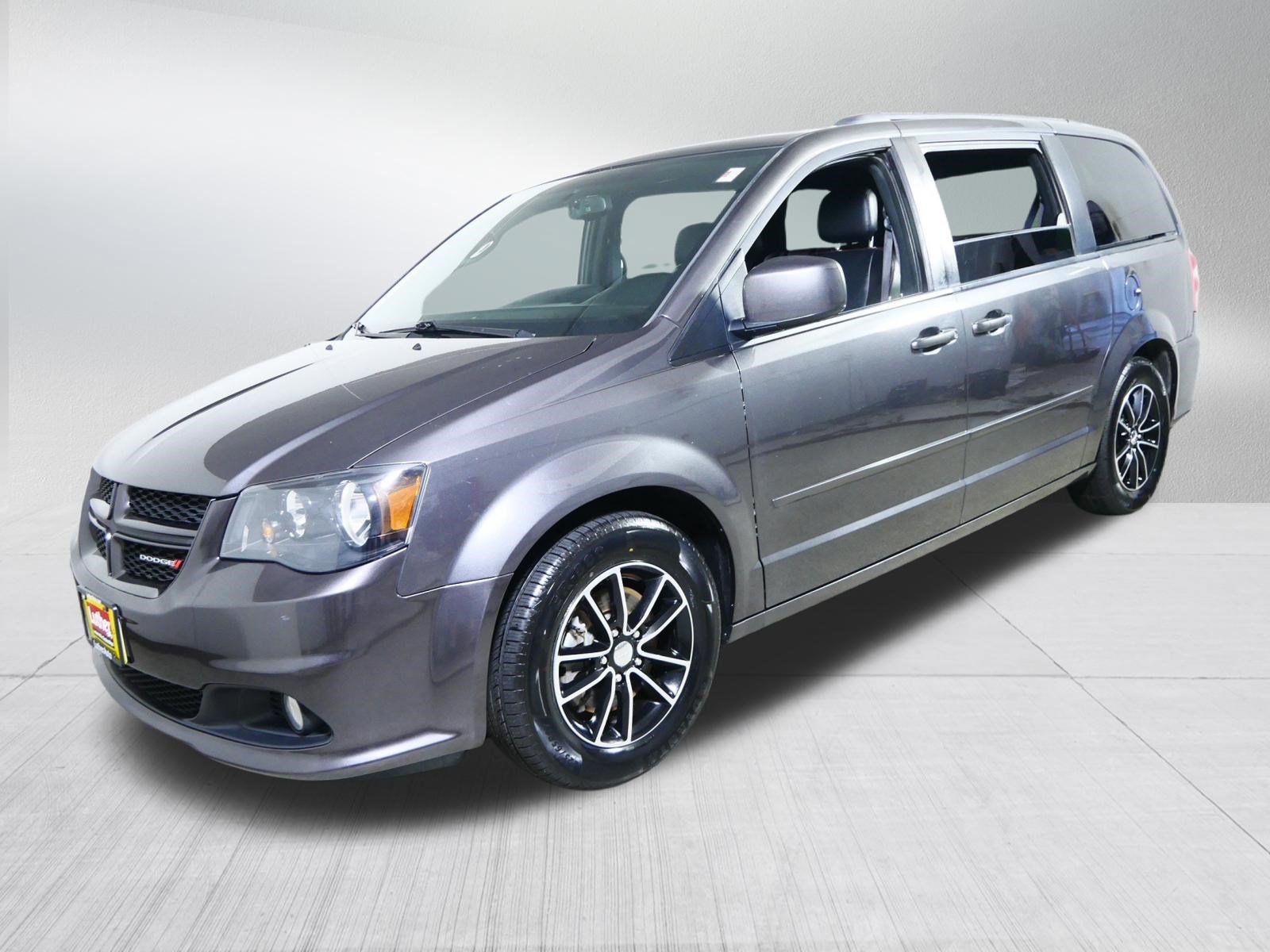 Used 2016 Dodge Grand Caravan R/T w/ Driver Convenience Group FWD image 3