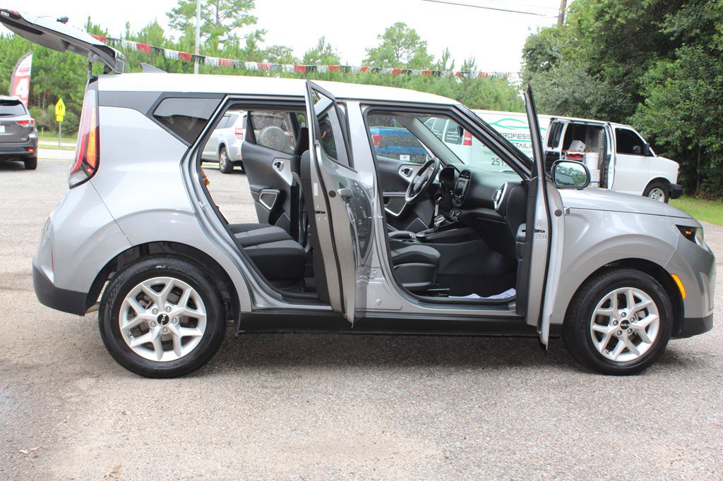 Used 2024 Kia Soul LX w/ Option Group 015 image 20
