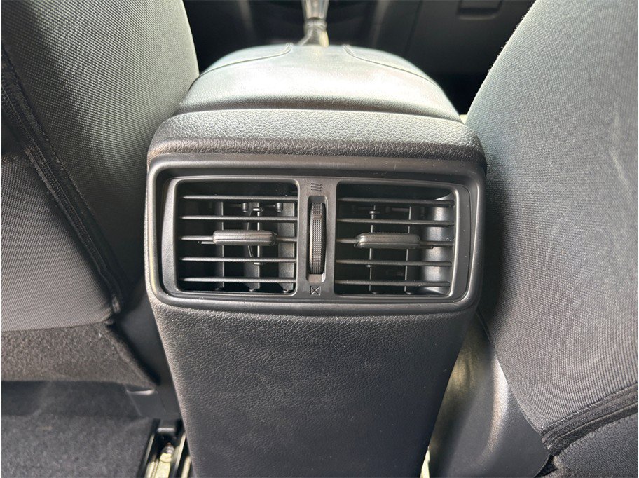 Used 2018 Nissan Rogue SV FWD image 33
