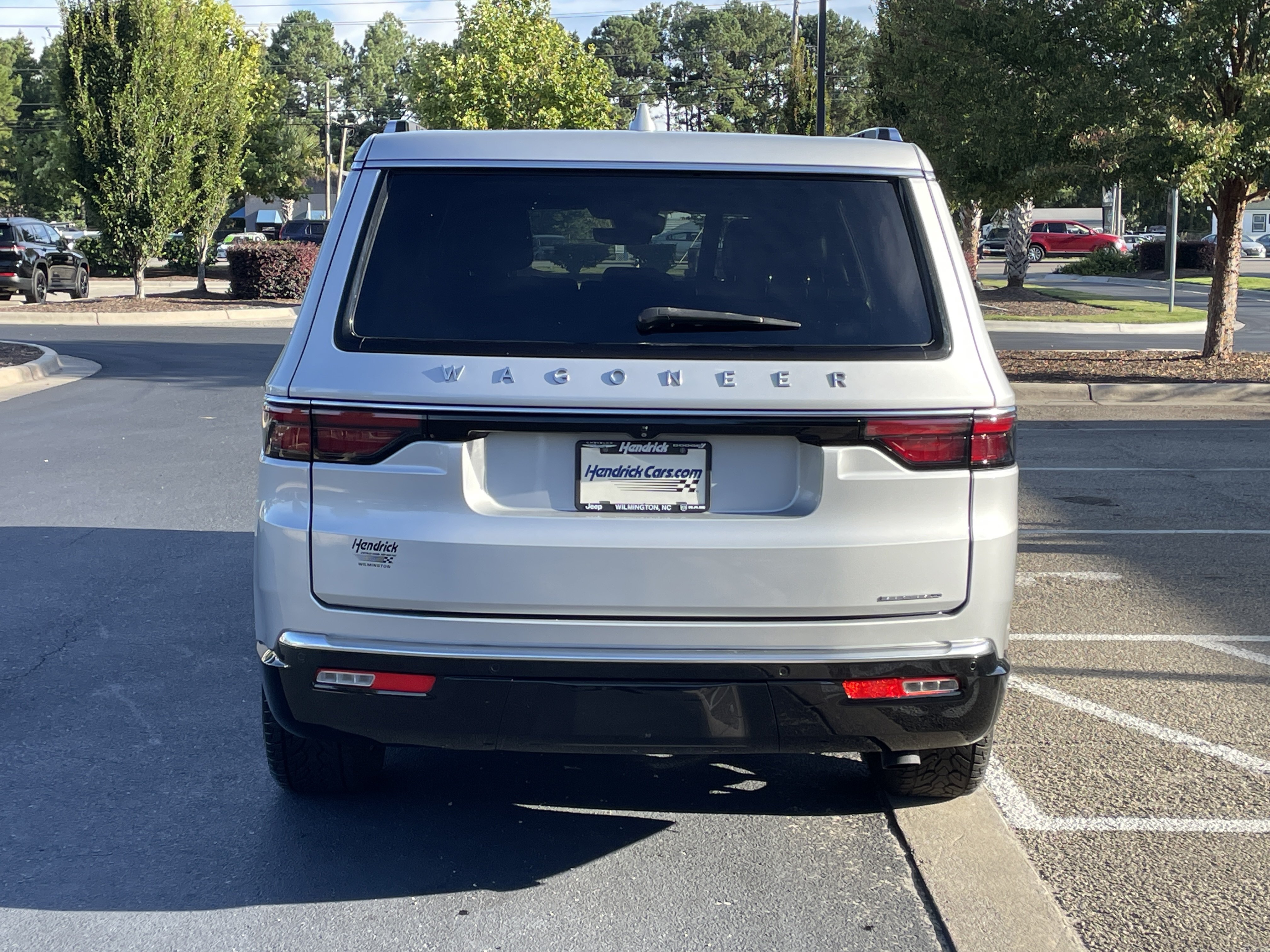 Used 2022 Jeep Wagoneer Series II RWD image 8