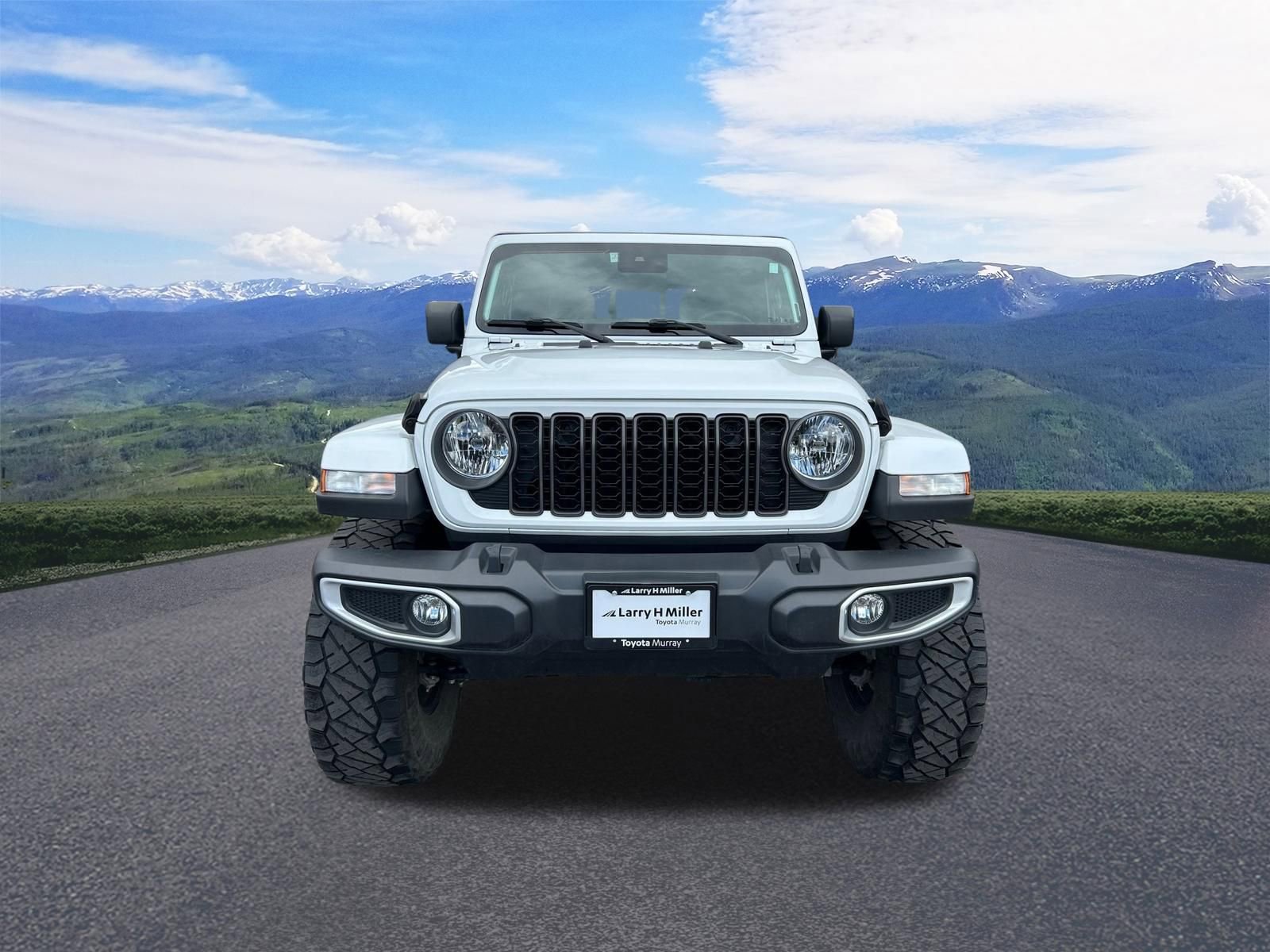 Used 2024 Jeep Gladiator Sport AWD/4WD image 9