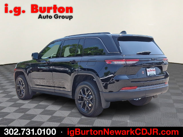 New 2026 Jeep Grand Cherokee Altitude AWD/4WD image 3