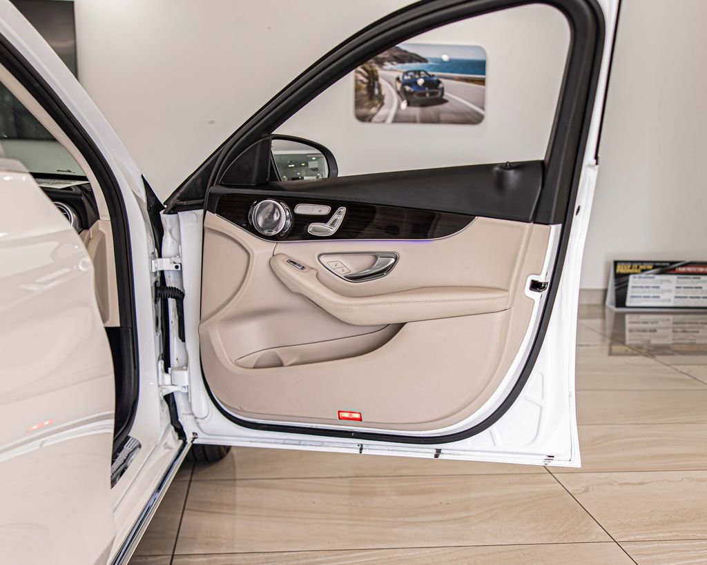 Used 2021 Mercedes-Benz C 300 Sedan image 41