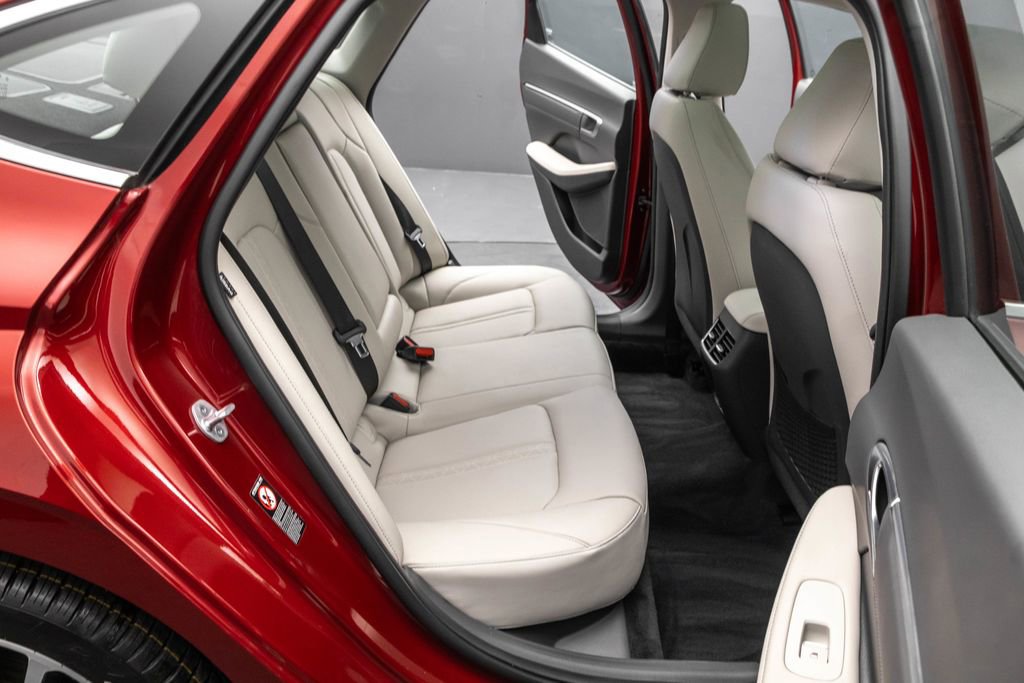 Used 2023 Hyundai Sonata Limited w/ Cargo Package image 29