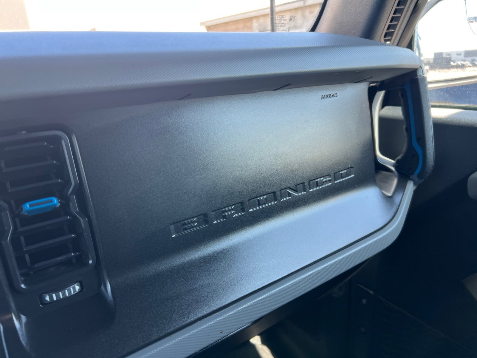 Used 2021 Ford Bronco Black Diamond image 21