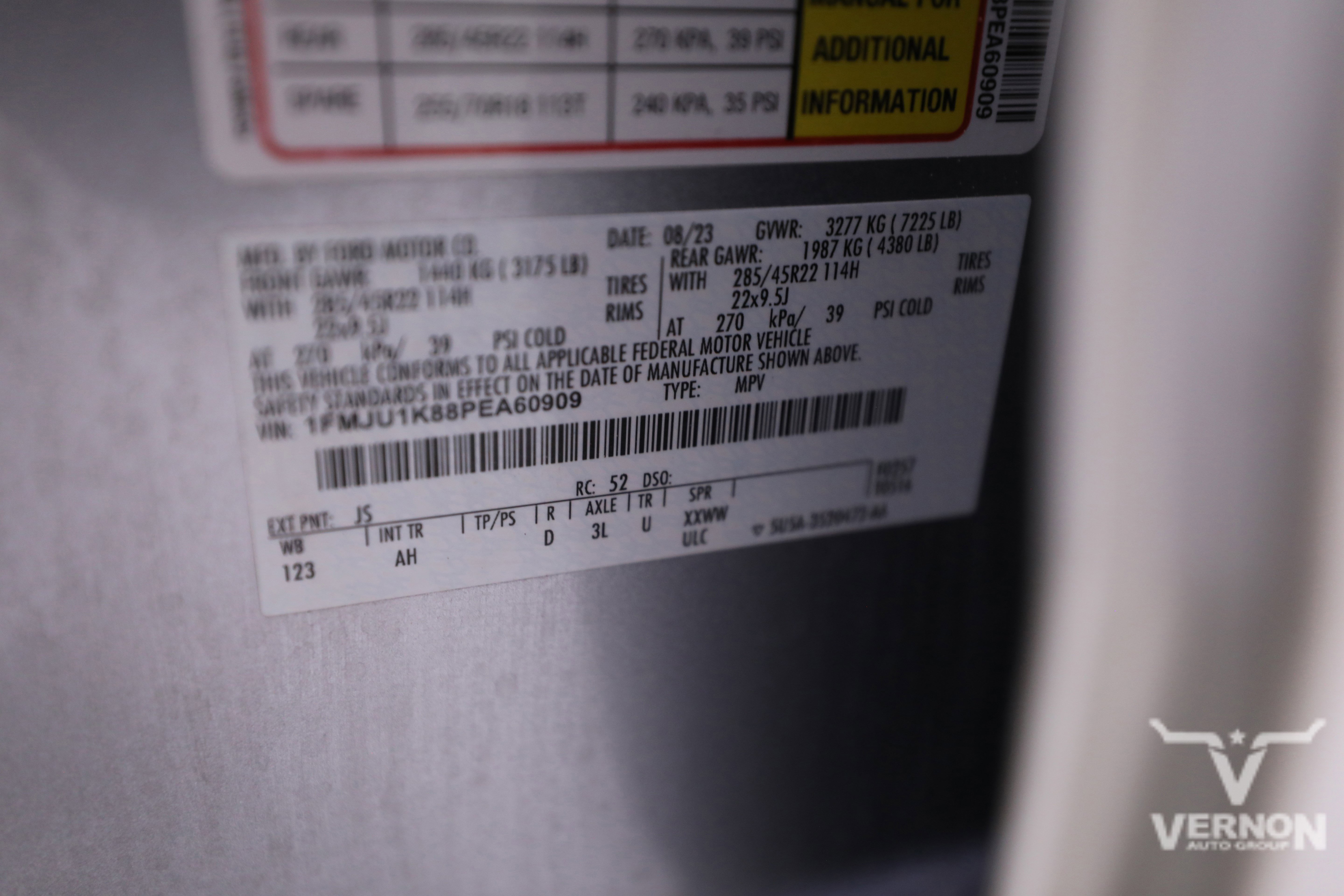 Used 2023 Ford Expedition Limited image 37