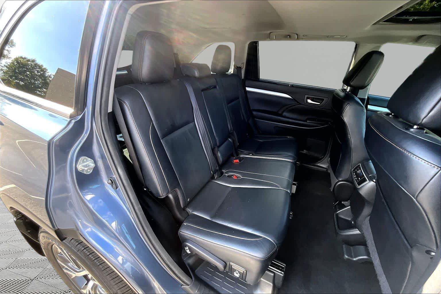 Used 2016 Toyota Highlander XLE AWD/4WD image 20