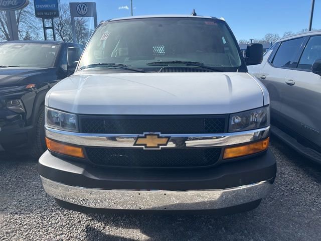 New 2026 Chevrolet Express 3500 Extended w/ Driver Convenience Package RWD image 2