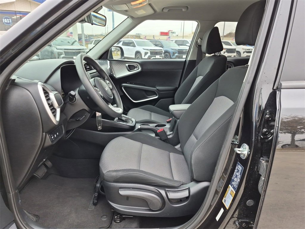Used 2024 Kia Soul LX w/ Option Group 015 image 11