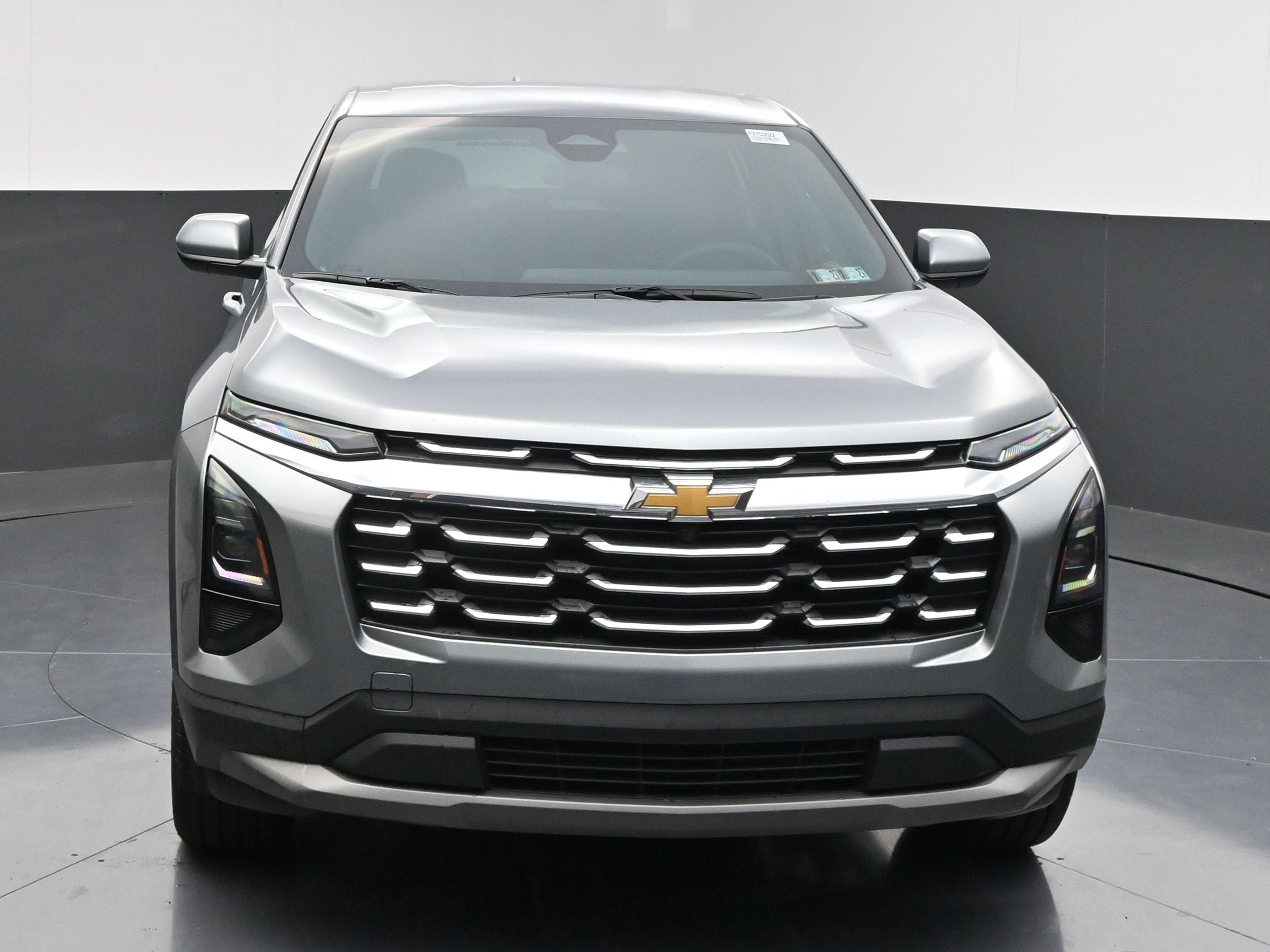 New 2027 Chevrolet Equinox LT w/ Convenience Package II FWD image 3