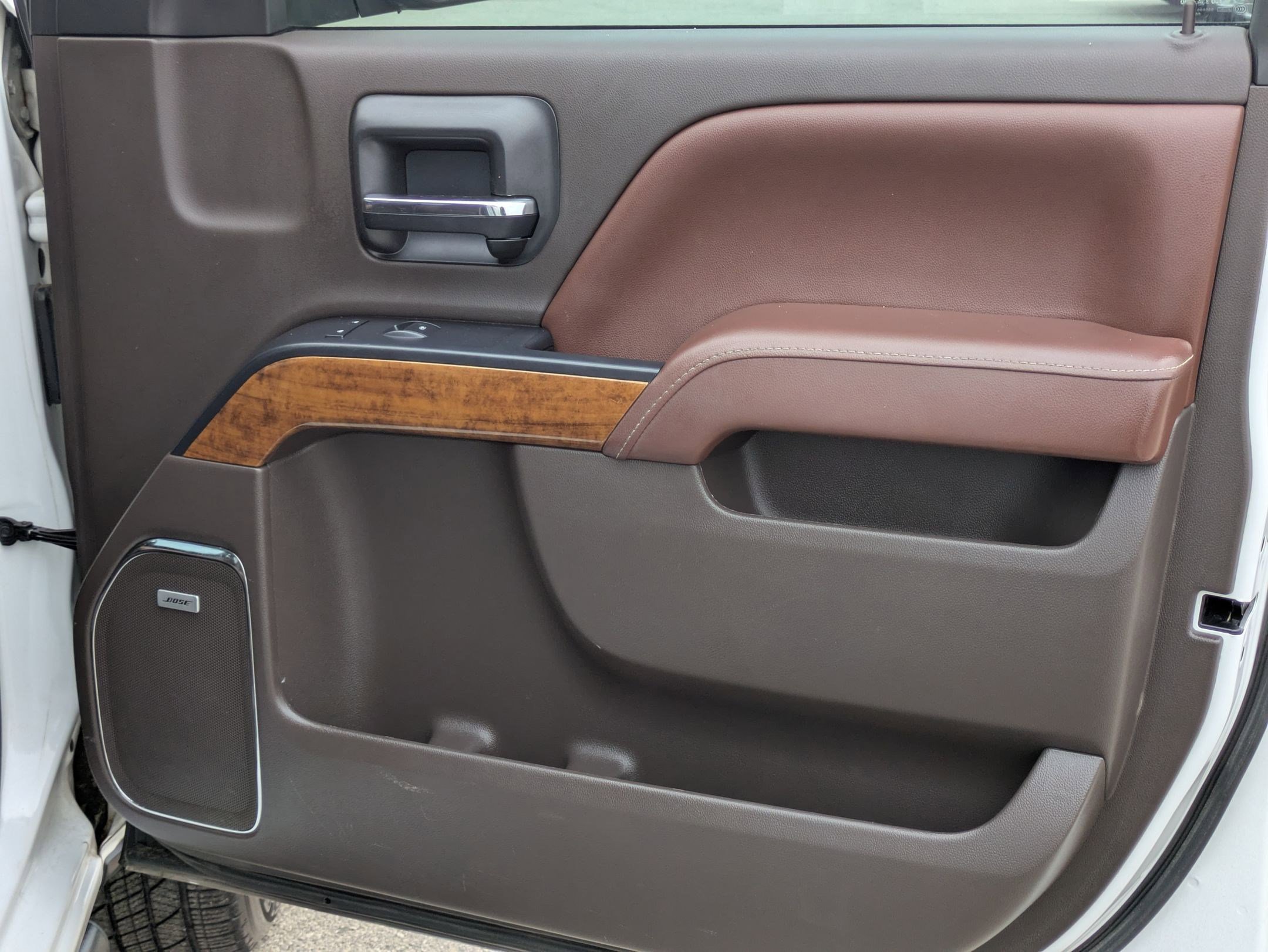 Used 2016 Chevrolet Silverado 1500 High Country w/ High Country Premium Package image 28