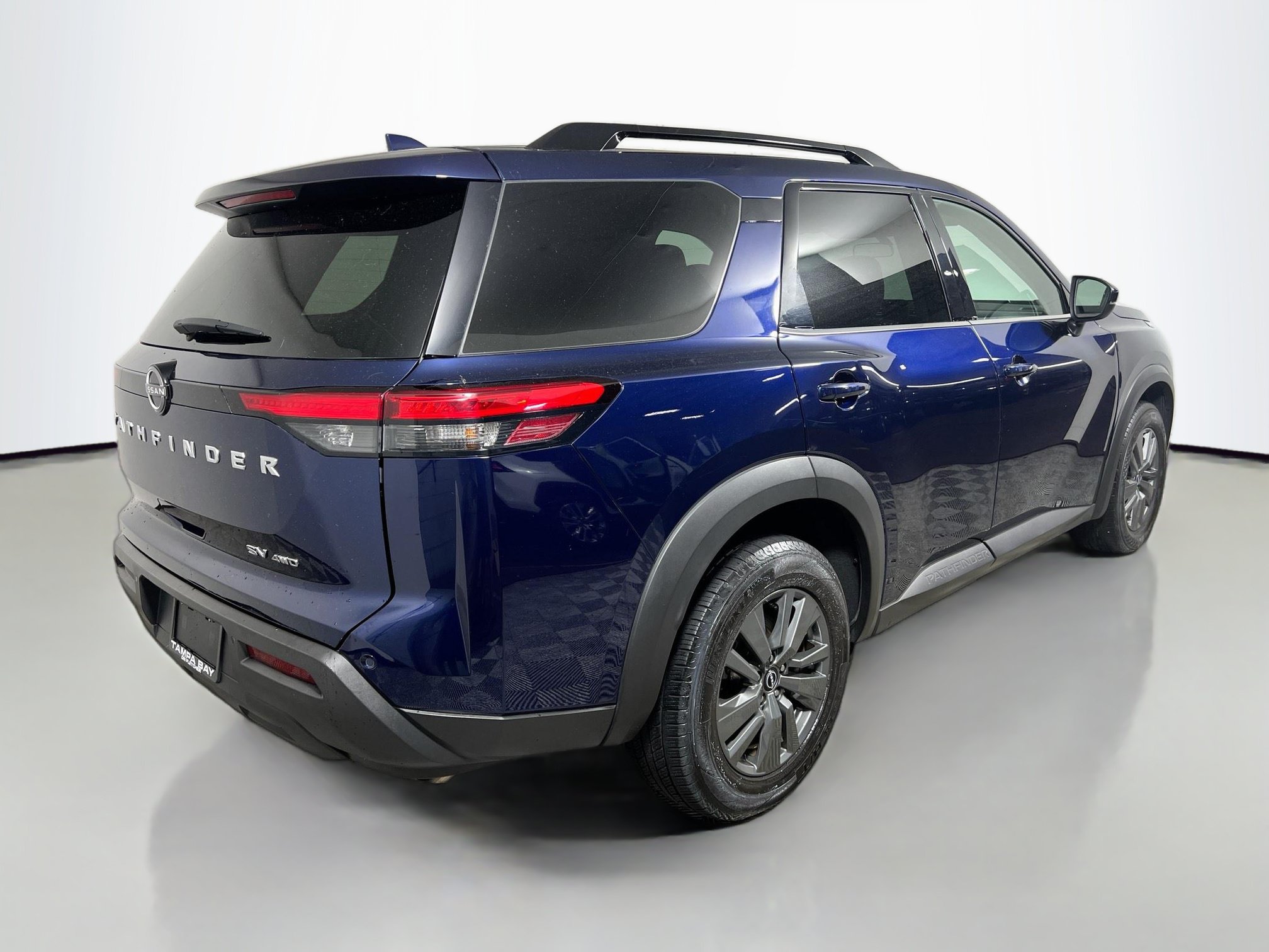 Used 2024 Nissan Pathfinder SV AWD/4WD image 4